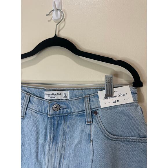 Abercrombie & Fitch NWT Sz 29/8 The Loose Short Women’s Denim Shorts Light Wash - Picture 4 of 6